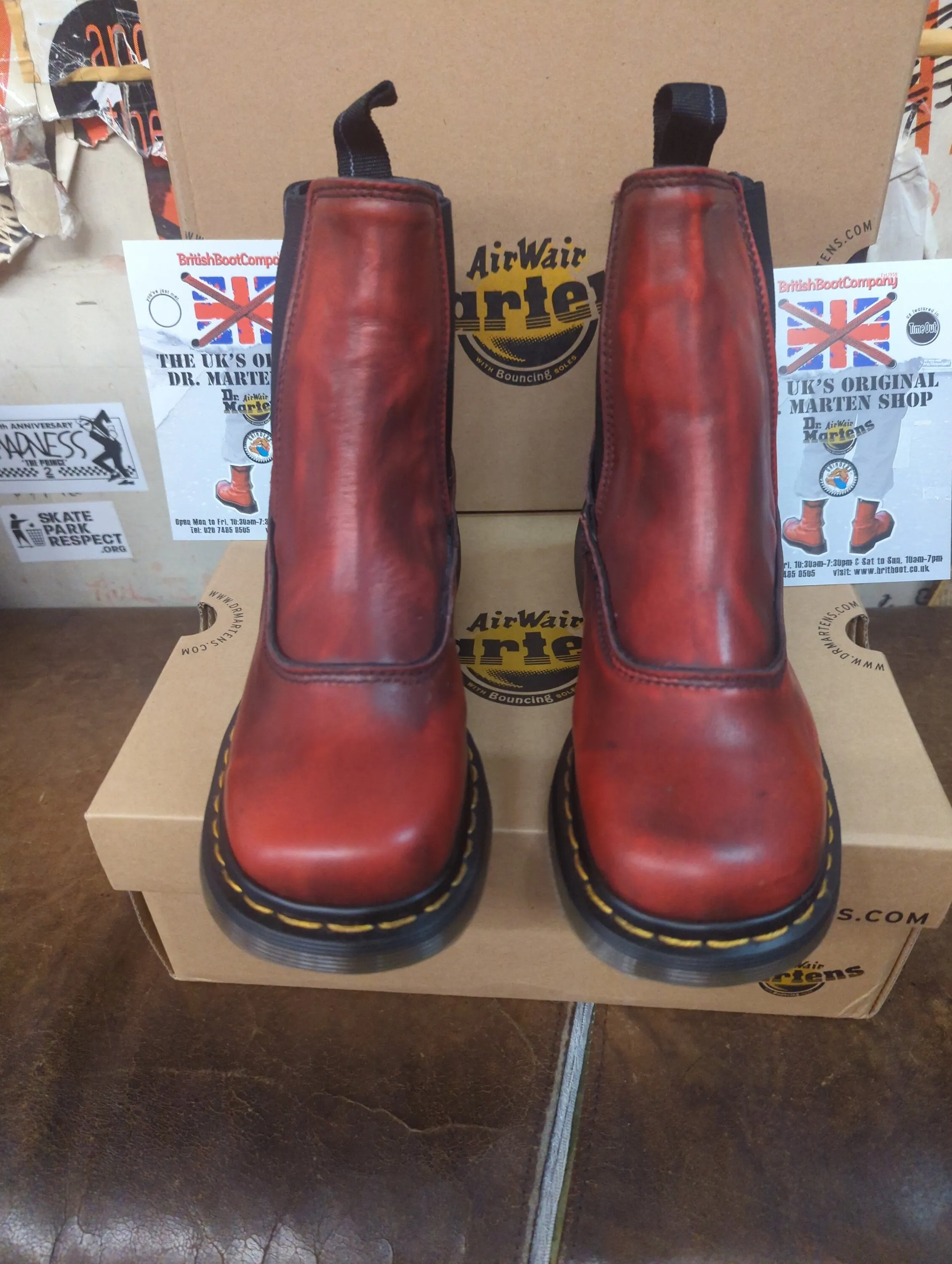 Dr Martens 9802 Rouge Chelsea Boot Size 4