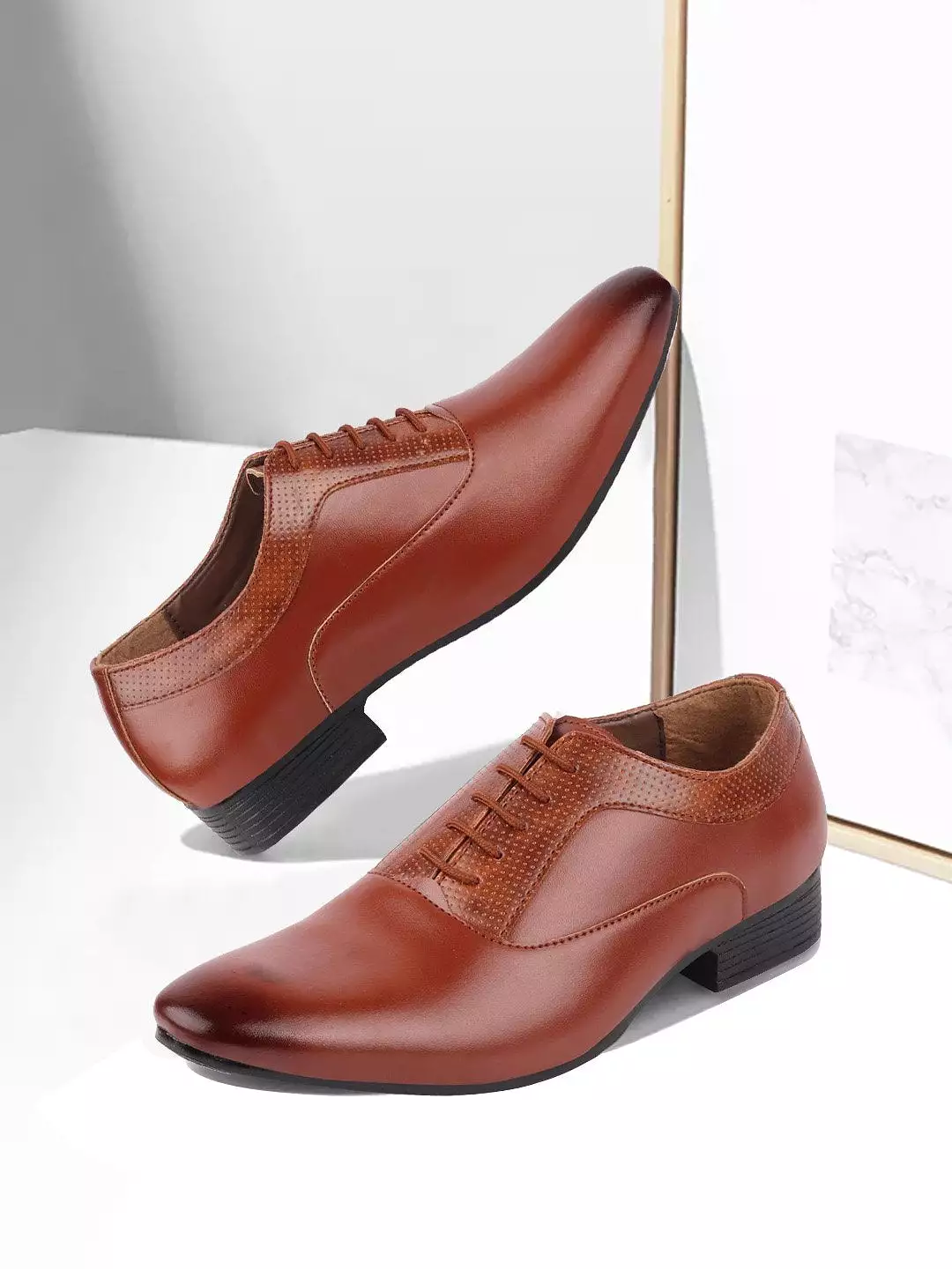 Men Tan Formal Lace-Up Oxford Shoes