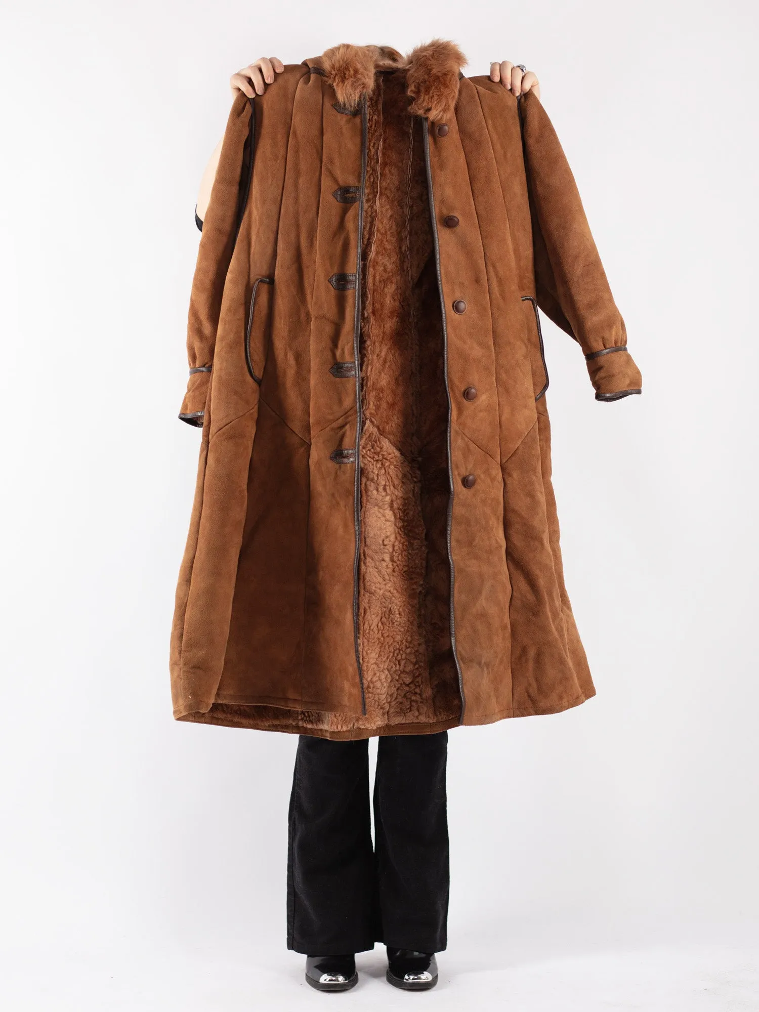 Vintage 70's Women Hooded Sheepskin Coat in Brown